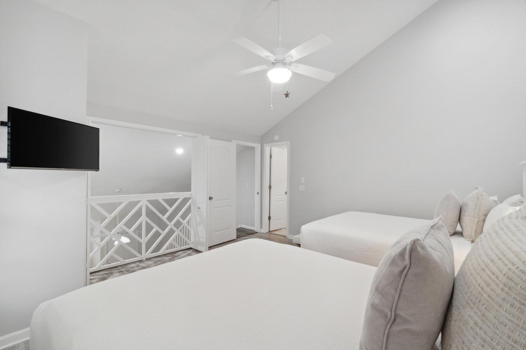 Horizon South By Panhandle Getaways Panama City Beach Room photo